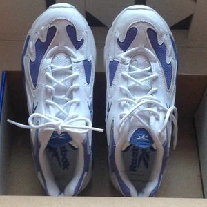 New in box Reebok sneakers 👟